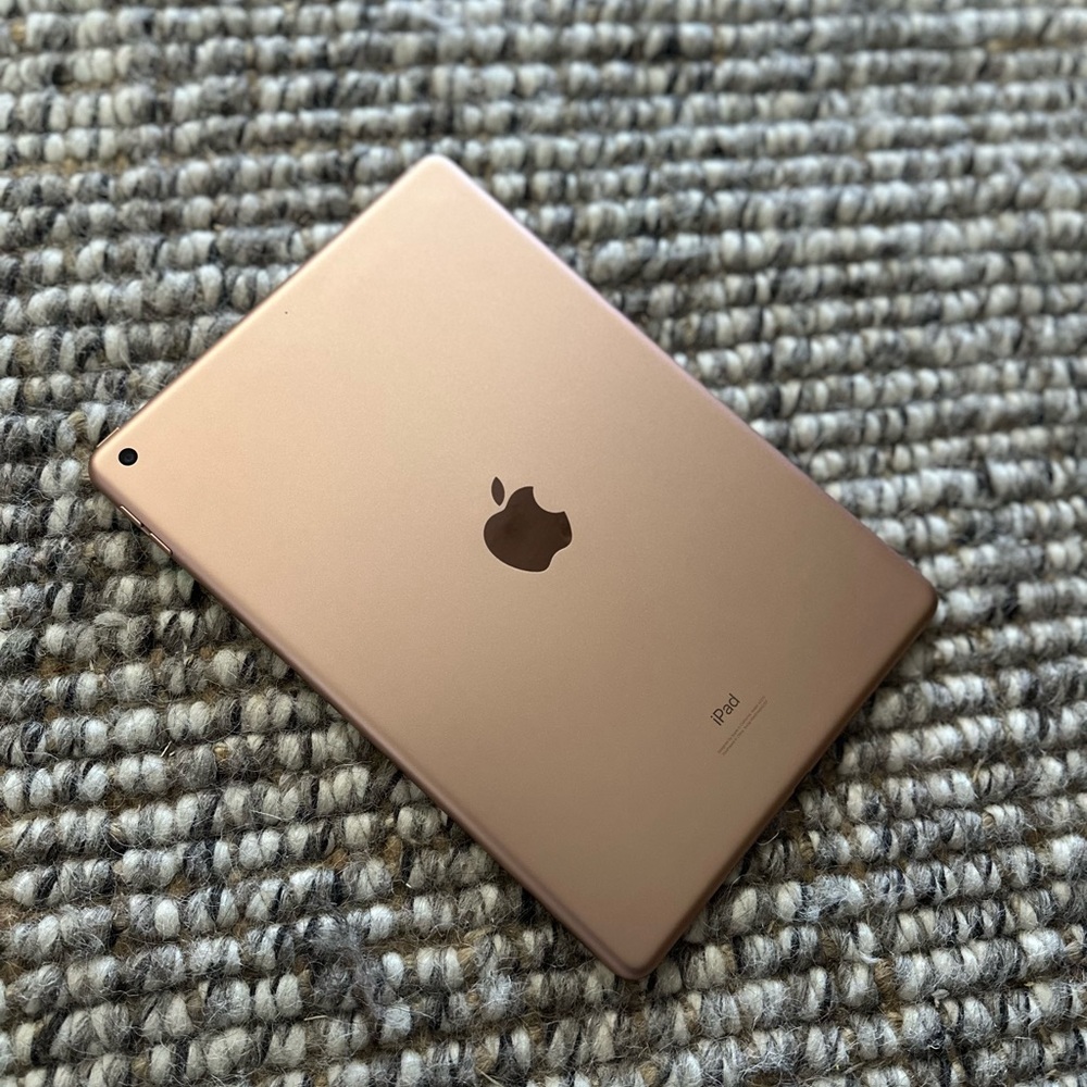 Apple IPad - Picture 4 of 7